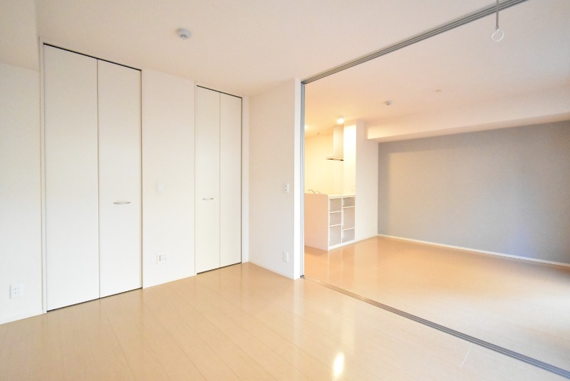 ��ʌ��z�J�s�o�˒��̃A�p�[�g�̂��̑������E�X�y�[�X