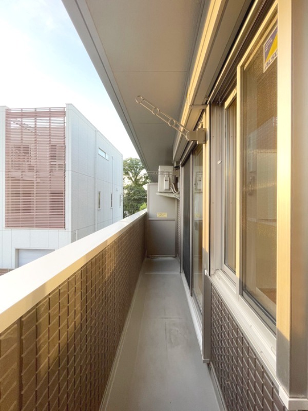 ��ʌ��������܎s��{�擌���P���ڂ̃A�p�[�g�̃o���R�j�[