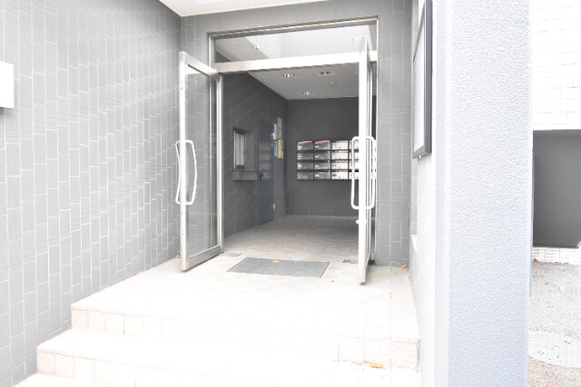 ��ʌ�����s�厚���s���̃}���V�����̃G���g�����X