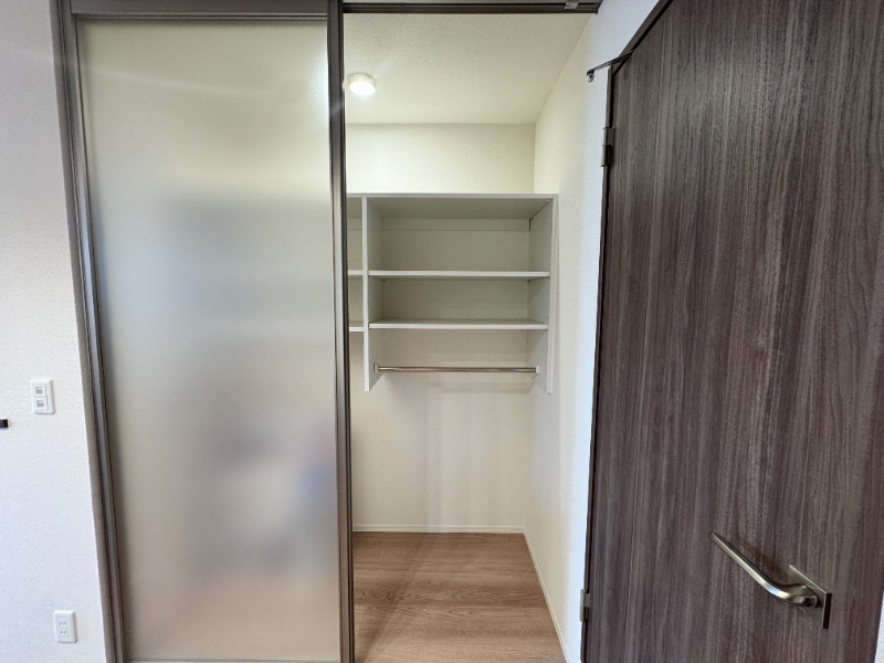 ��ʌ�����s�݉ƒ��̃A�p�[�g�̎��[