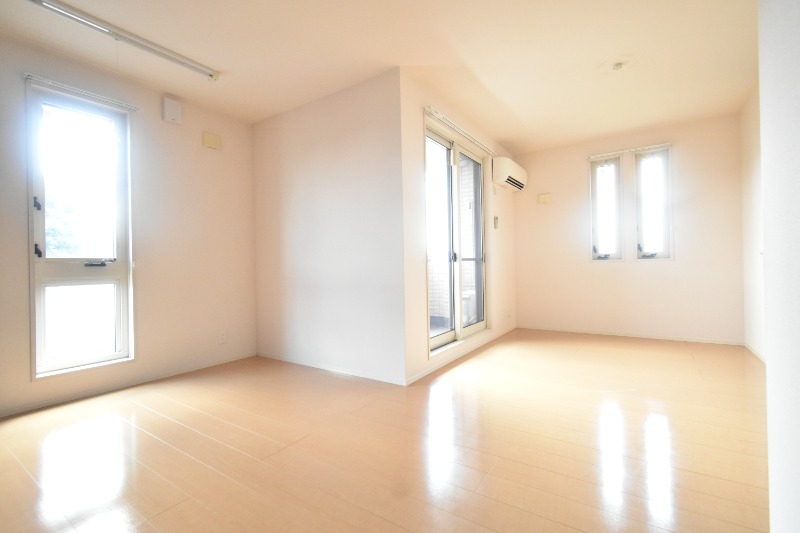 ��ʌ��������܎s���搼��{�P���ڂ̃A�p�[�g�̋��ԁE���r���O