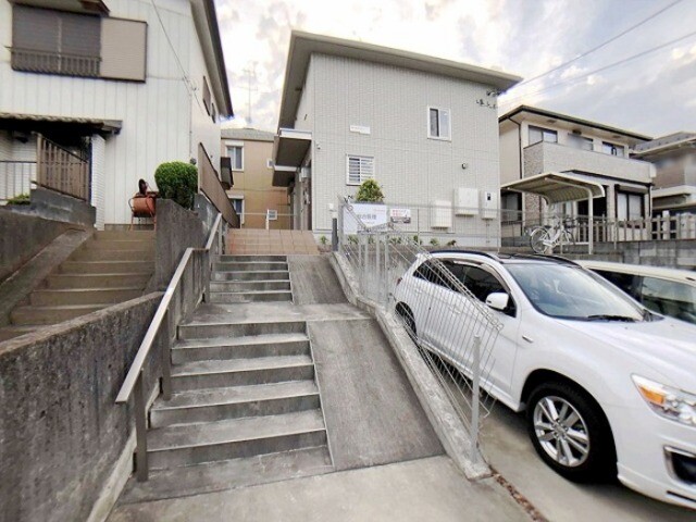 ��ʌ��������܎s��������Q���ڂ̃A�p�[�g�̃G���g�����X