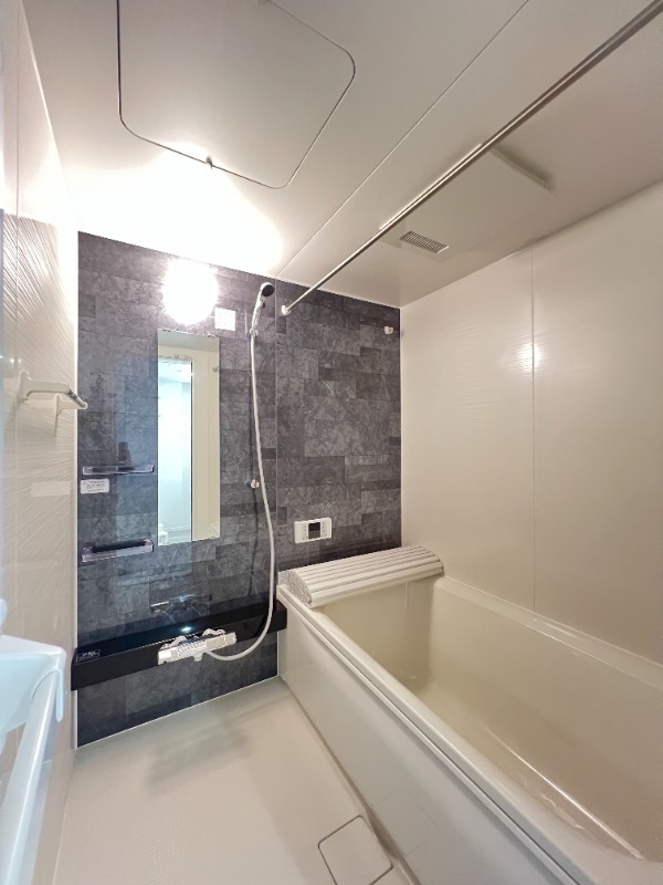 ��ʌ�����s�݉ƒ��̃A�p�[�g�̃o�X