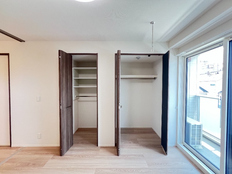 ��ʌ�����s�݉ƒ��̃A�p�[�g�̎��[