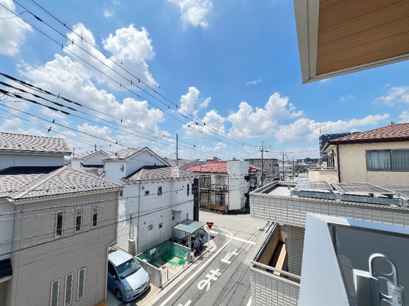 ��ʌ�����s�݉ƒ��̃A�p�[�g�̃o���R�j�[