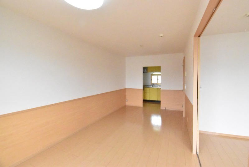 ��ʌ�����s����R���ڂ̃A�p�[�g�̋��ԁE���r���O