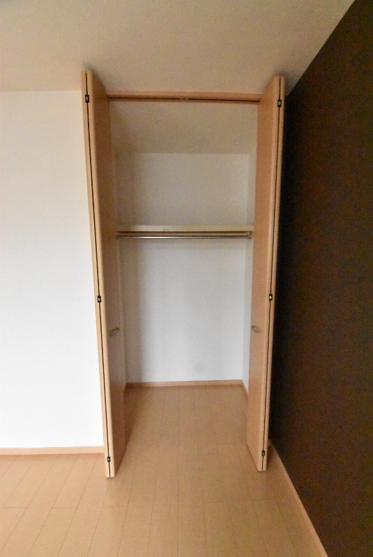 ��ʌ�����s����R���ڂ̃A�p�[�g�̎��[