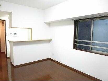 ��ʌ��z�J�s�퐶���̃}���V�����̋��ԁE���r���O