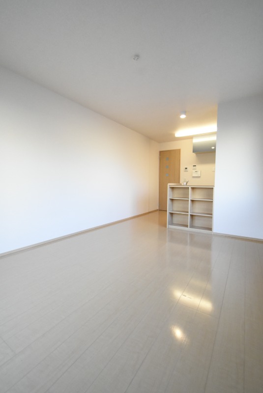 ��ʌ��������܎s��΋搼���T���ڂ̃A�p�[�g�̋����E���r���O