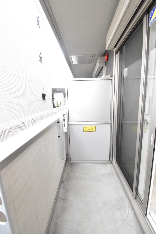 ��ʌ��������܎s�΋�����R���ڂ̃A�p�[�g�̃o���R�j�[