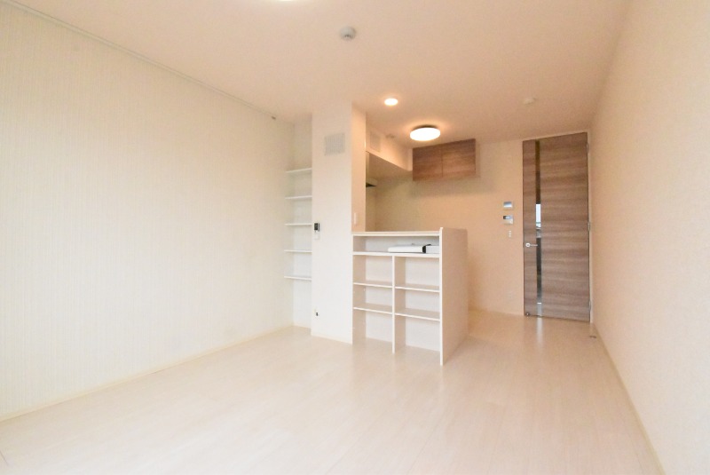 ��ʌ��z�J�s���C�N�^�E���U���ڂ̃A�p�[�g�̋��ԁE���r���O