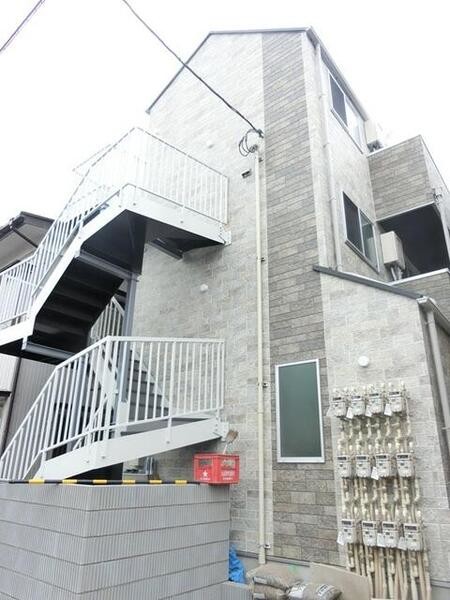 ��ʌ��������܎s�Y�a�挳���P���ڂ̃A�p�[�g�̌����O��