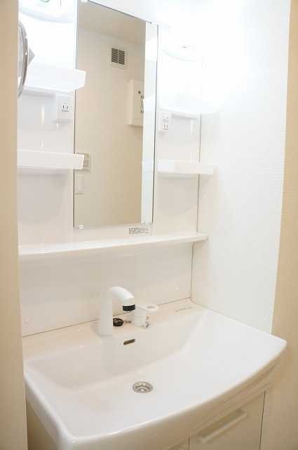 ��ʌ��������܎s�k��g�쒬�Q���ڂ̃A�p�[�g�̐��ʏ�