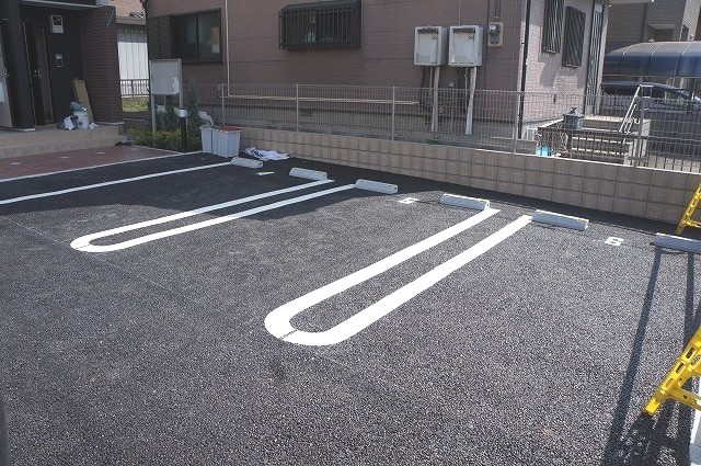 ��ʌ��������܎s�k��g�쒬�Q���ڂ̃A�p�[�g�̒��ԏ�