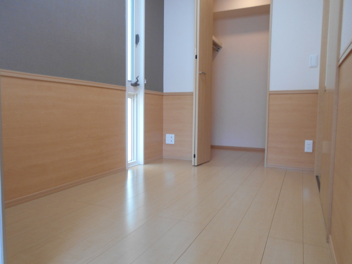 ��ʌ��z�J�s���C�N�^�E���X���ڂ̃A�p�[�g�̋��ԁE���r���O