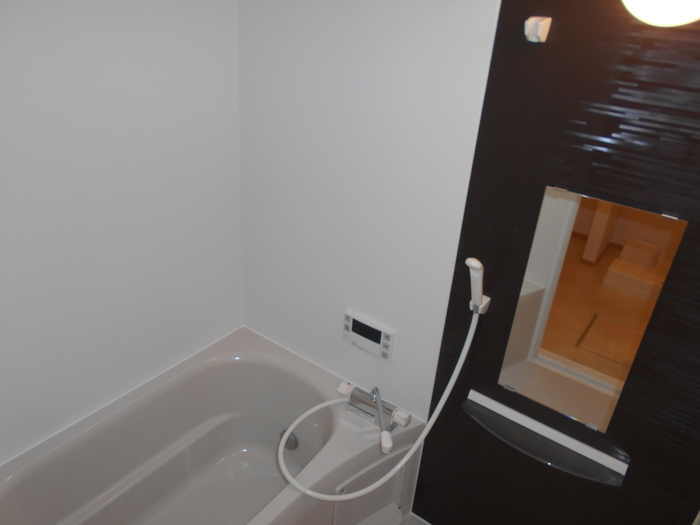 ��ʌ��z�J�s���C�N�^�E���X���ڂ̃A�p�[�g�̃o�X