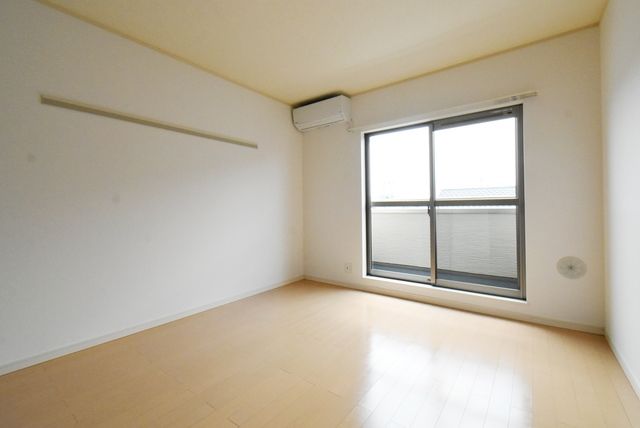 ��ʌ��z�J�s��z�J�T���ڂ̃A�p�[�g�̋��ԁE���r���O