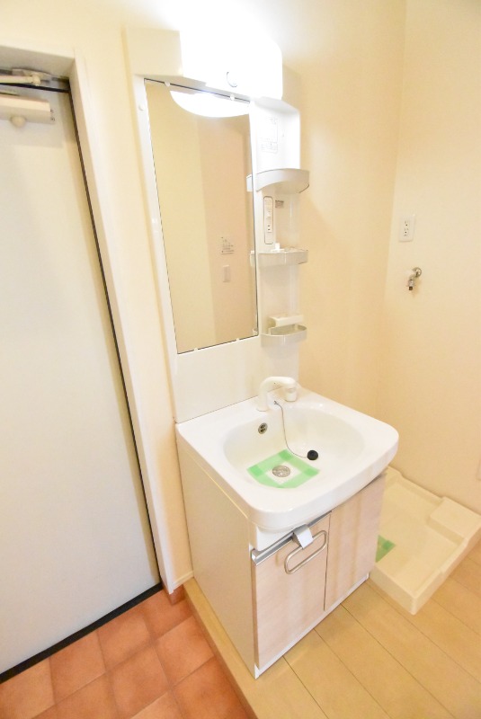 ��ʌ�����s�����J�{���S���ڂ̃A�p�[�g�̐��ʏ�