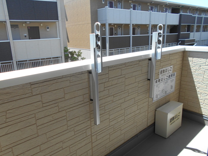 ��ʌ��z�J�s���C�N�^�E���X���ڂ̃A�p�[�g�̃o���R�j�[