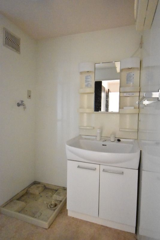 ��ʌ�����s�厚�ΐ_�̃A�p�[�g�̐��ʏ�