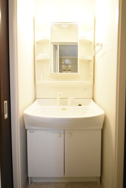 ��ʌ��z�J�s��z�J�T���ڂ̃A�p�[�g�̐��ʏ�