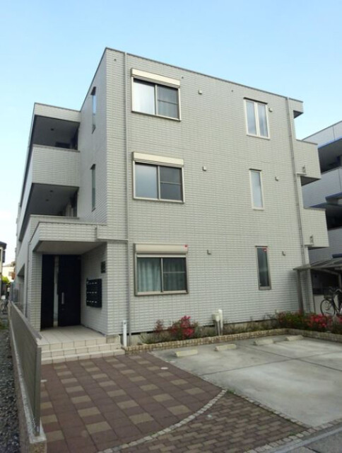 ��ʌ�����s�씵���J�U���ڂ̃}���V�����̌����O��