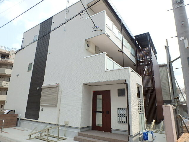 ��ʌ��������܎s�k��y�C���P���ڂ̃}���V�����̌����O��