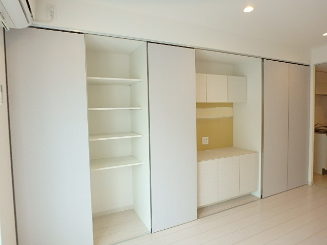 ��ʌ��������܎s�k��y�C���P���ڂ̃}���V�����̋��ԁE���r���O