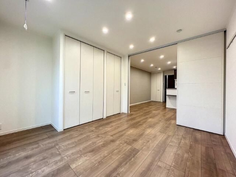 ��ʌ��������܎s��{����ؒ��S���ڂ̃A�p�[�g�̋��ԁE���r���O