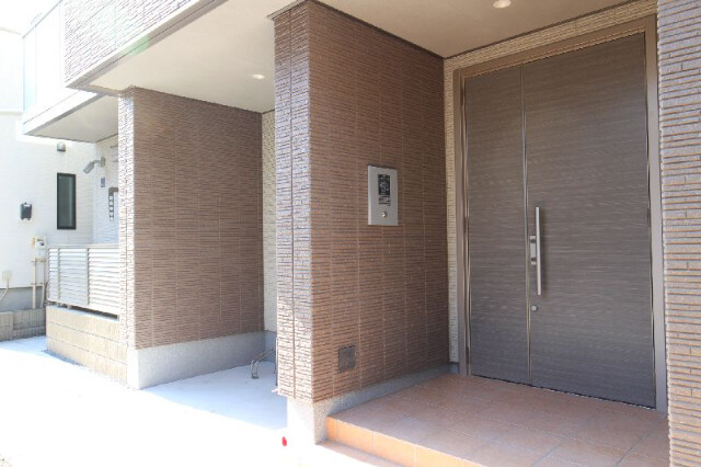 ��ʌ��������܎s�k����i���Q���ڂ̃}���V�����̃G���g�����X