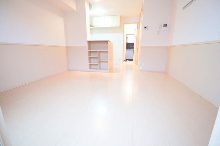 ��ʌ��������܎s�k��ޗǒ��̃A�p�[�g�̋��ԁE���r���O