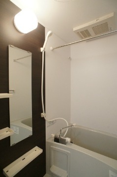 ��ʌ��������܎s�΋�厚���̃}���V�����̃o�X