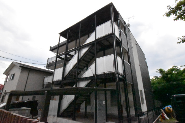 ��ʌ��������܎s�΋�厚���̃}���V�����̃G���g�����X