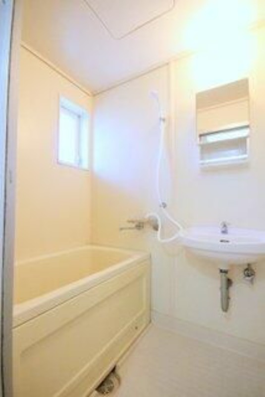 ��ʌ�����s�厚���s�̃A�p�[�g�̃o�X