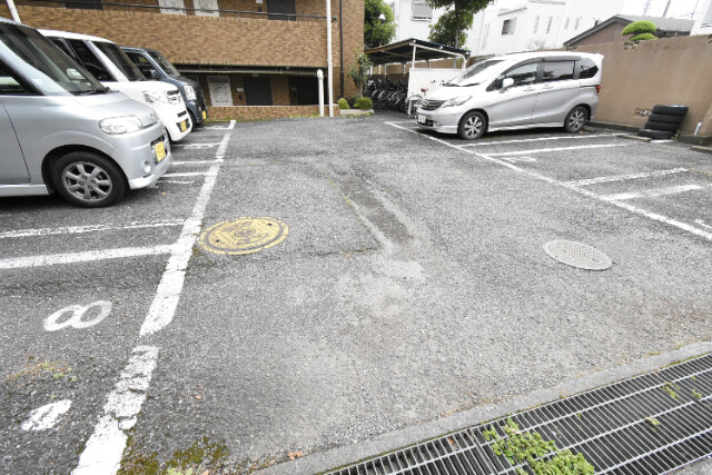 ��ʌ��������܎s��{����\���P���ڂ̃}���V�����̒��ԏ�