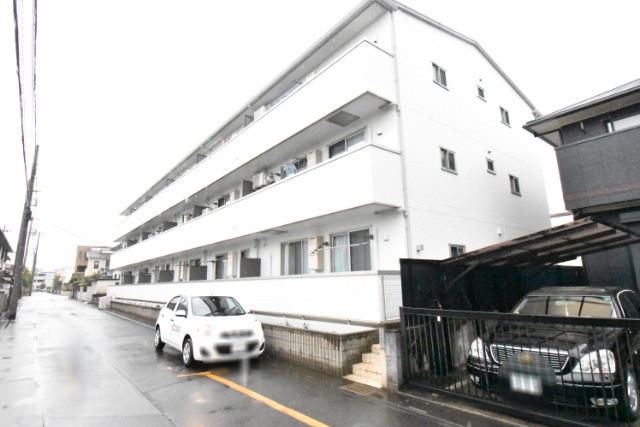 ��ʌ��z�J�s�k�z�J�Q���ڂ̃A�p�[�g�̌����O��