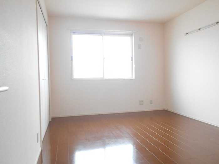 ��ʌ��z�J�s�k�z�J�Q���ڂ̃A�p�[�g�̋��ԁE���r���O