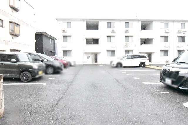 ��ʌ��z�J�s�k�z�J�Q���ڂ̃A�p�[�g�̌����O��