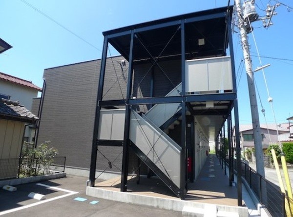 ��ʌ������s�_���P���ڂ̃A�p�[�g�̌����O��