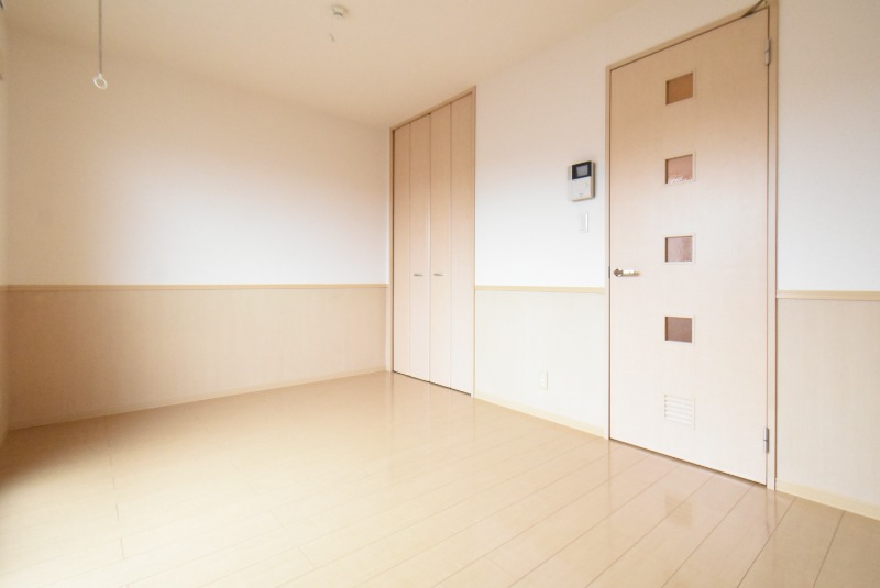 ��ʌ��������܎s�k��������Q���ڂ̃A�p�[�g�̋��ԁE���r���O