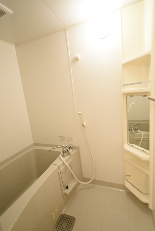 ��ʌ��������܎s�k��������Q���ڂ̃A�p�[�g�̃o�X