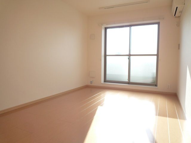 ��ʌ�����s�핽�Q���ڂ̃}���V�����̋��ԁE���r���O