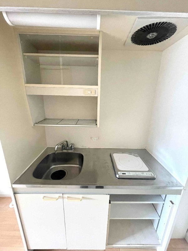 ��ʌ��x�m���s�ߐ����Q���ڂ̃A�p�[�g�̃L�b�`��