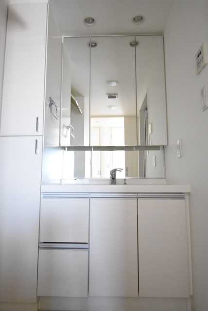 ��ʌ��������܎s���ʏ��R���ڂ̃}���V�����̐��ʏ�