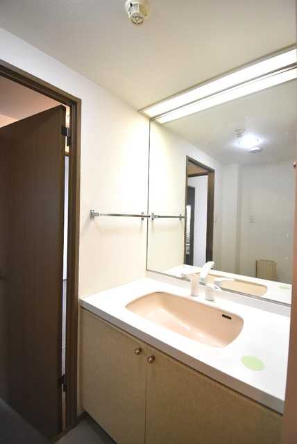 ��ʌ��������܎s�k����i���Q���ڂ̃}���V�����̐��ʏ�