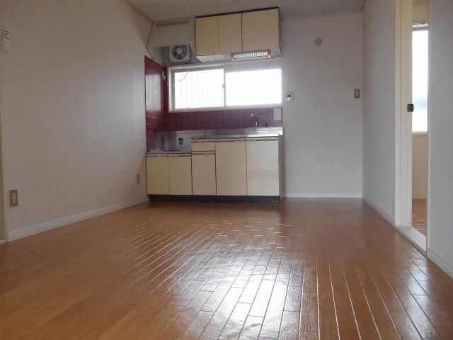 ��ʌ�����s�厚���s�̍��݂̃A�p�[�g�̂��̑�