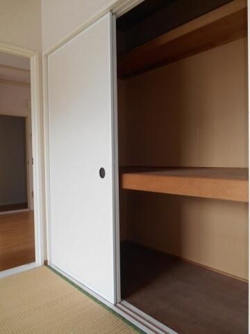 ��ʌ�����s�厚���s�̍��݂̃A�p�[�g�̎��[