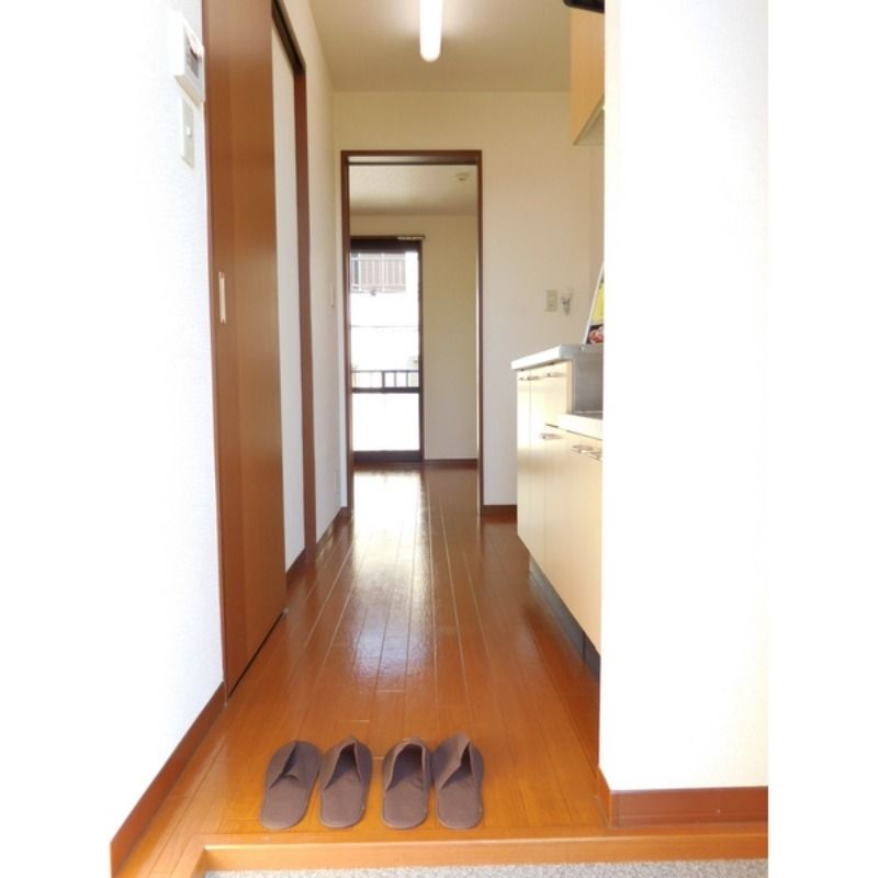 ��ʌ������s�ԌI�S���ڂ̃A�p�[�g�̌���