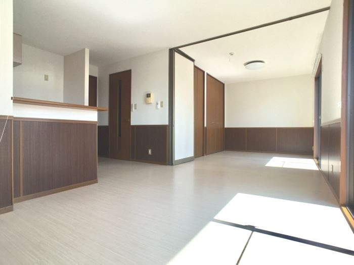 ��ʌ��������܎s����厚���V�n�̃A�p�[�g�̋��ԁE���r���O