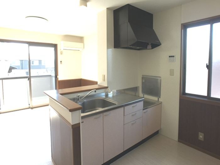 ��ʌ��������܎s����厚���V�n�̃A�p�[�g�̃L�b�`��